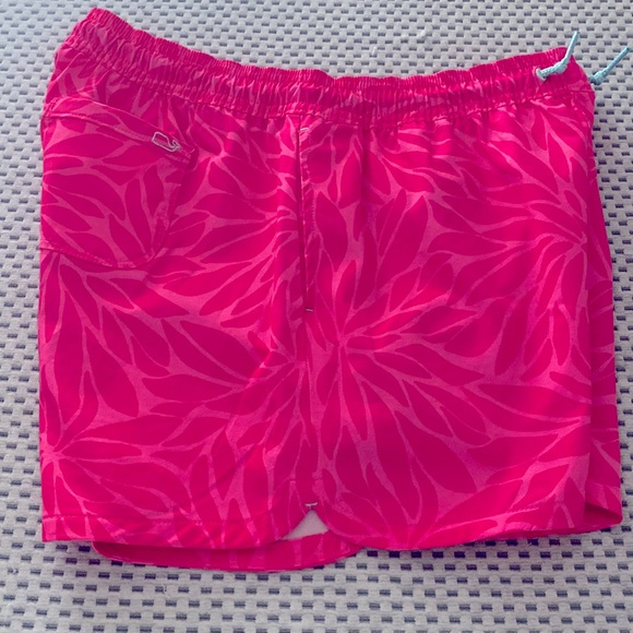 XL Vineyard Vines pink drawstring shorts. NWOT. - Picture 3 of 6